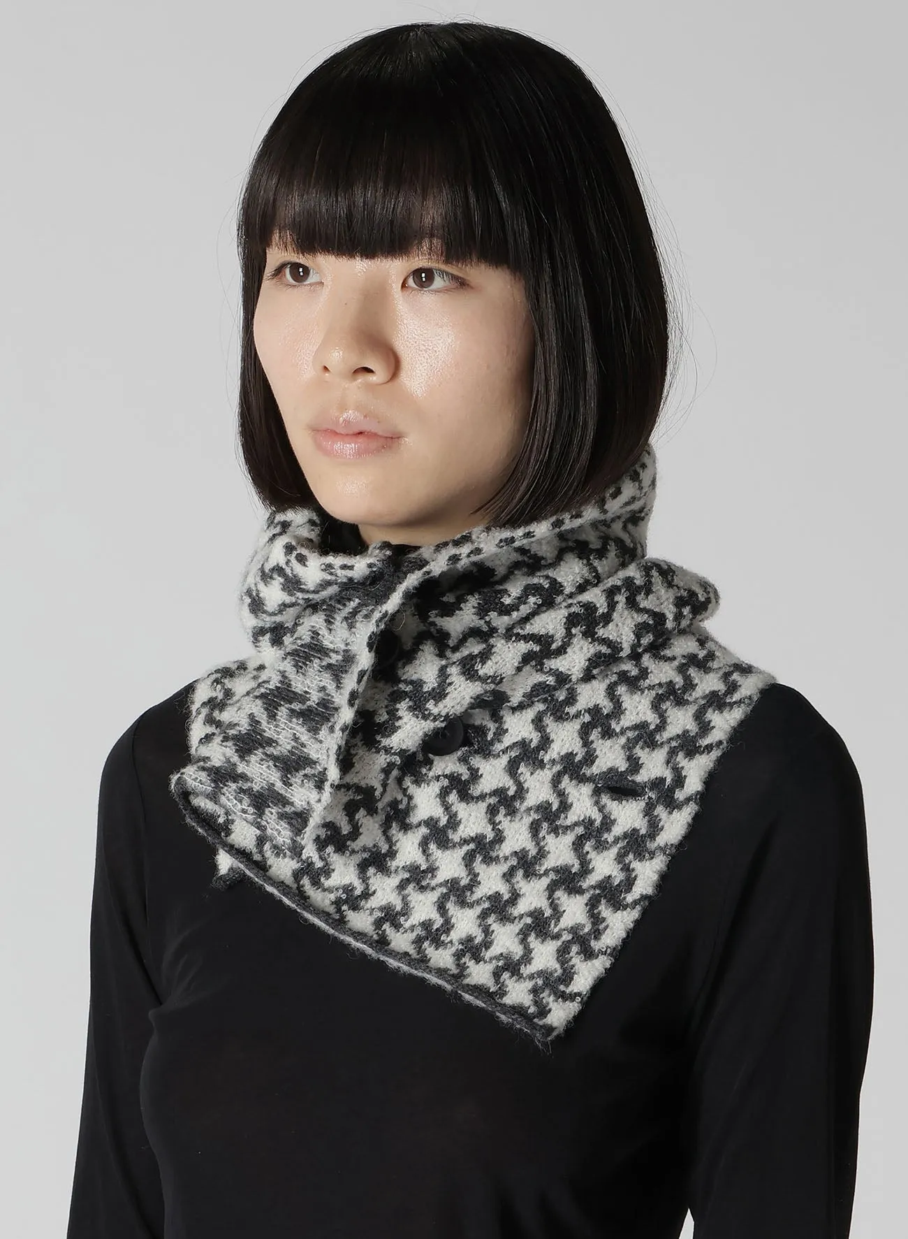 HOUNDSTOOTH L NECK WARMER