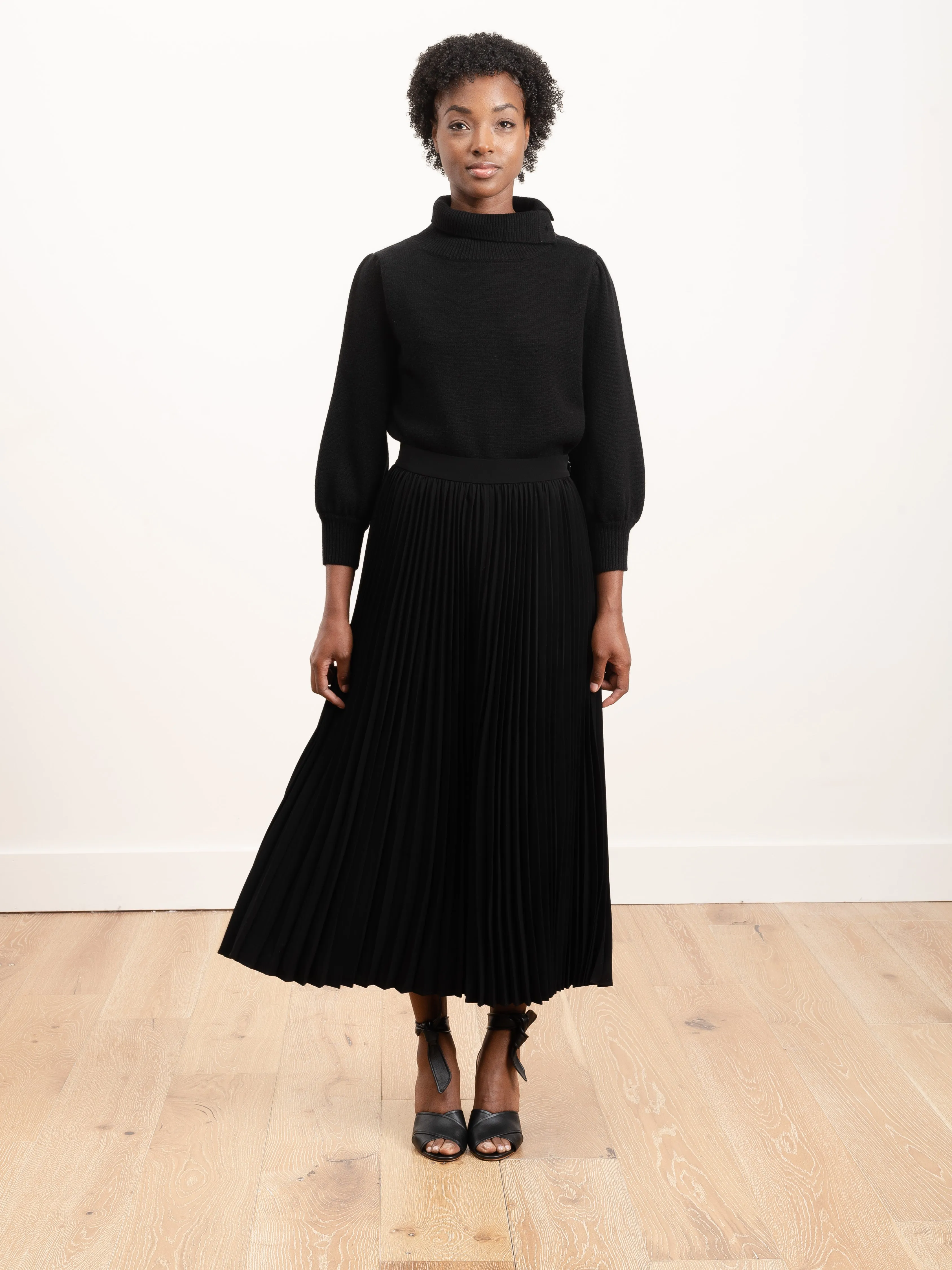 pleated skirt